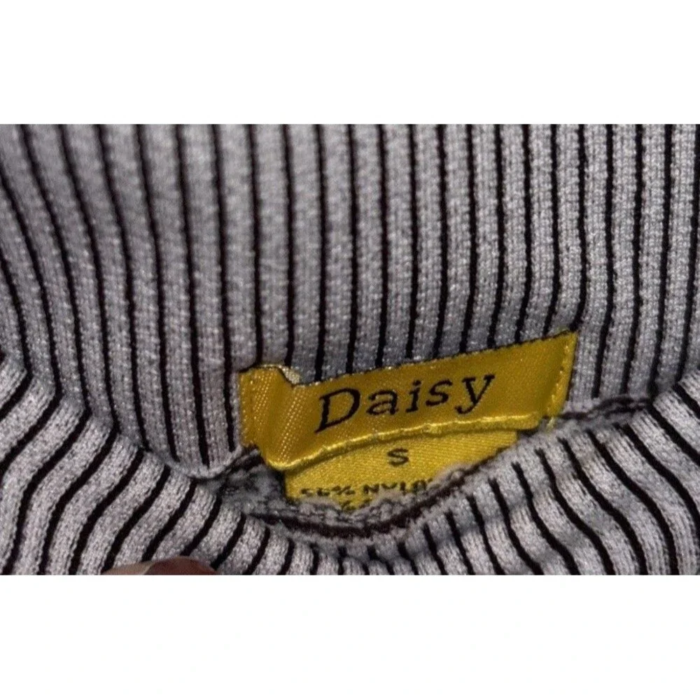 Daisy . Gray Women’s Active Wear Legging set Size Small.